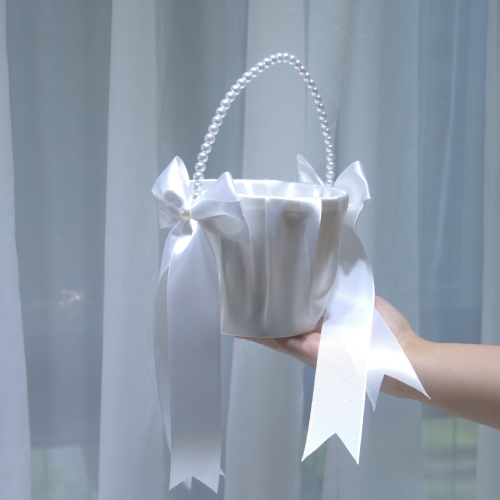 白いサテンのリボン付きフラワーガールバスケット、パールハンド - Gardening Tools Girls のレビューと価格